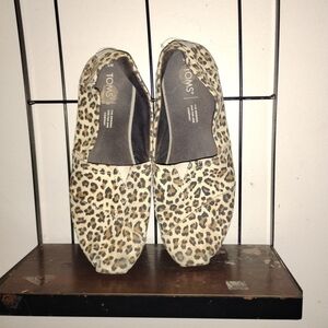 TOMS Women's Leopard Print Flats